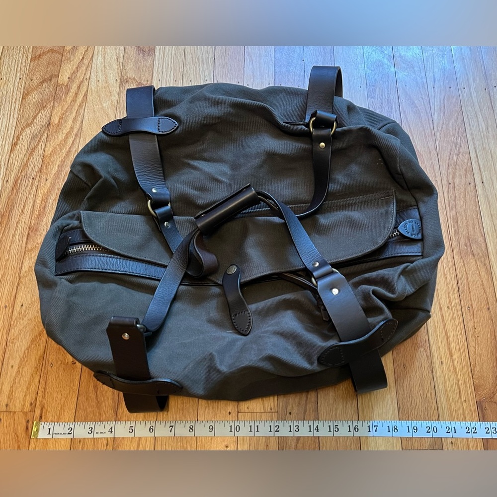 Filson Rugged Twill Medium Duffle Bag in Otter Green